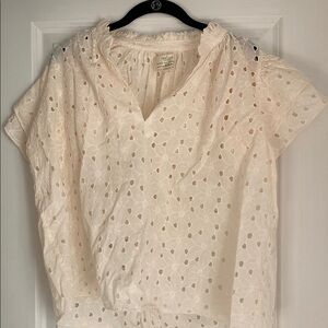 Trovata Birds of Paradis Cream Off White Flutter Sleeve Shirt Never Worn Medium